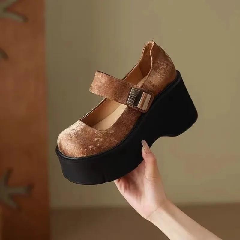 Мода 2024 года, модная женская обувь на низком каблуке, женские туфли на высоком каблуке, горячая распродажа, туфли-лодочки с круглым носком, женские туфли на платформе и ремешком с пряжкой