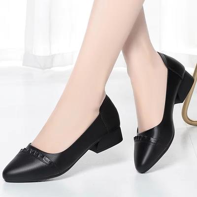 Модная Дышащая Удобная Обувь из Мягкой Кожи с Мелким Вырезом Женские Балетки 2025 Весна Острый Носок Квадратный Каблук Обувь Мама Работа