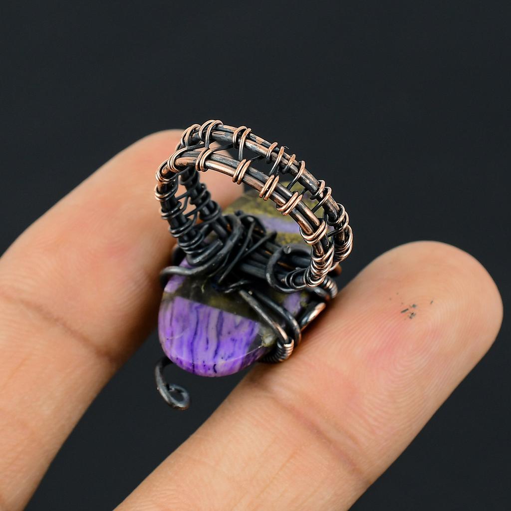 Подарочное кольцо из натурального драгоценного камня пурпурит, ручной работы, медная проволока, размер 7 d5g07