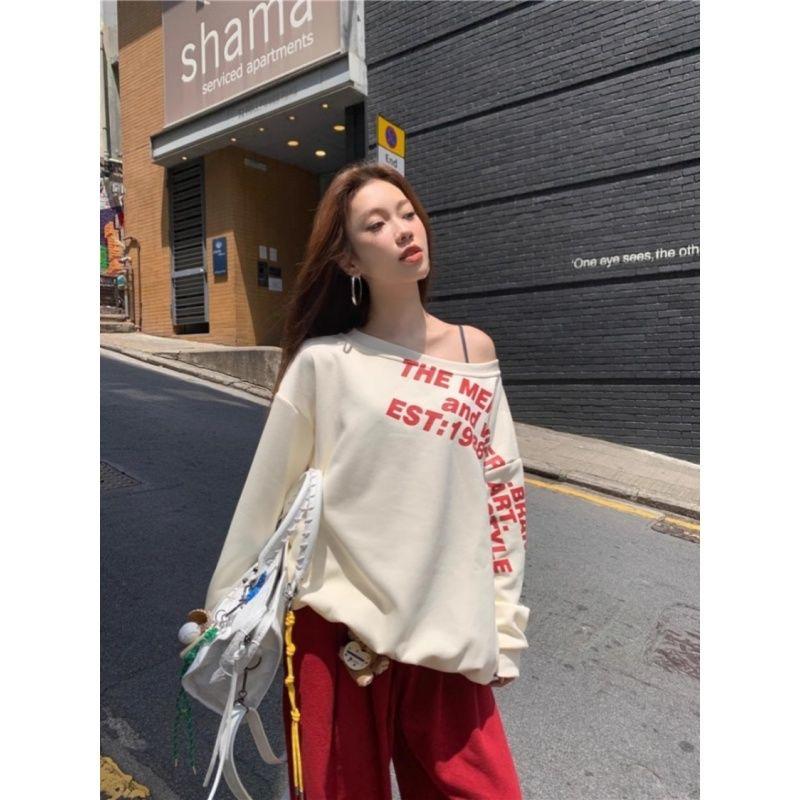 Свитер с открытыми плечами и длинными рукавами в стиле ретро с принтом в виде букв, женская осенняя новинка, свободный и тонкий топ с косыми плечами