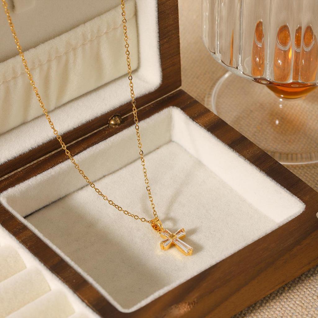 18K Gold & Zircon Cross Pendant Women's Necklace - Non-Fading Titanium Steel Choker