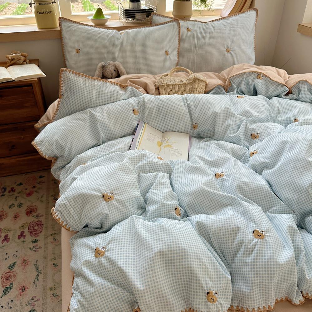 Bear Embroidery Soft Waxy, Simple Shell Hemming Skin-Friendly Quilt Cover Student, Bed Sheet And Bed Hat