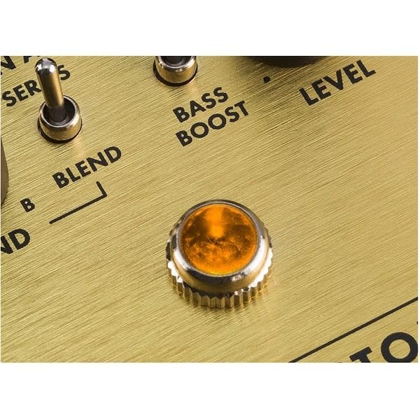 Fender Педаль искажения Effector Pugilist не (батареи включены)