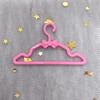 Frcolor Кукольная вешалка Мини-вешалка Вешалка для костюма Держатель костюма Мини-вешалка для одежды для кукол Мини-вешалка для одежды Вешалка для игрушек Стойка для кукол Вешалка для кукол