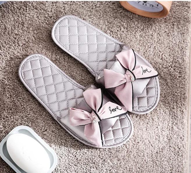 Модные женские шлепанцы 2025 летний стиль модные тапочки сандалии вьетнамки женские повседневные пляжные шлепанцы сандалии с бантом удобная обувь на плоской подошве