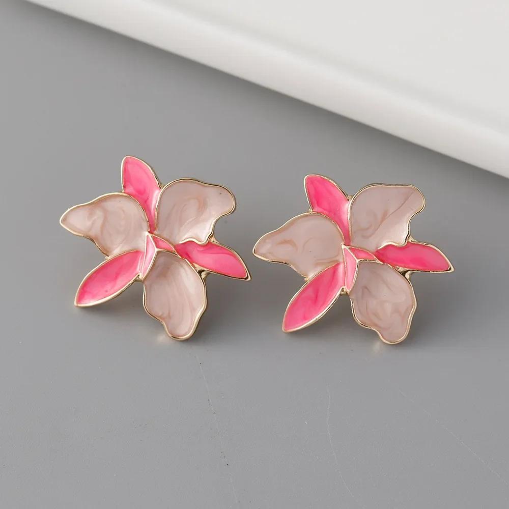 European New Fashion Simple Design Sense Alloy Dripping Flower Stud Earrings for Women Versatile Elegant Enamel Elegant Earrings