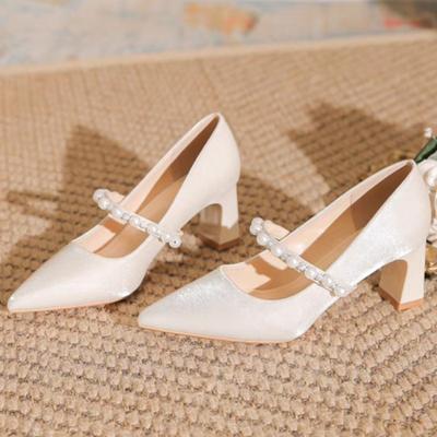 Модные осенние новые туфли на грубом каблуке, женские модные туфли с заостренным носком, неглубоким горлом, украшенные бисером, на одной пуговице, темпераментные туфли на высоком каблуке