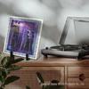 Металлическая подставка для демонстрации CD-дисков, фоторамок, картин, тарелок, медалей и настольных украшений.