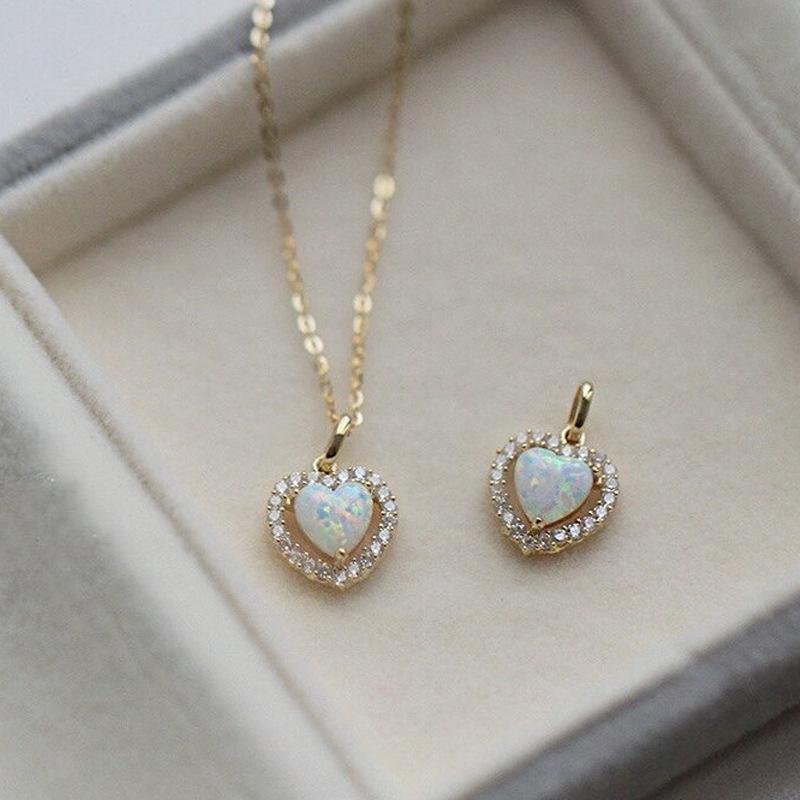 European and American Fashion Heart-shaped White Necklace with White Border and White Diamond Heart Pendant