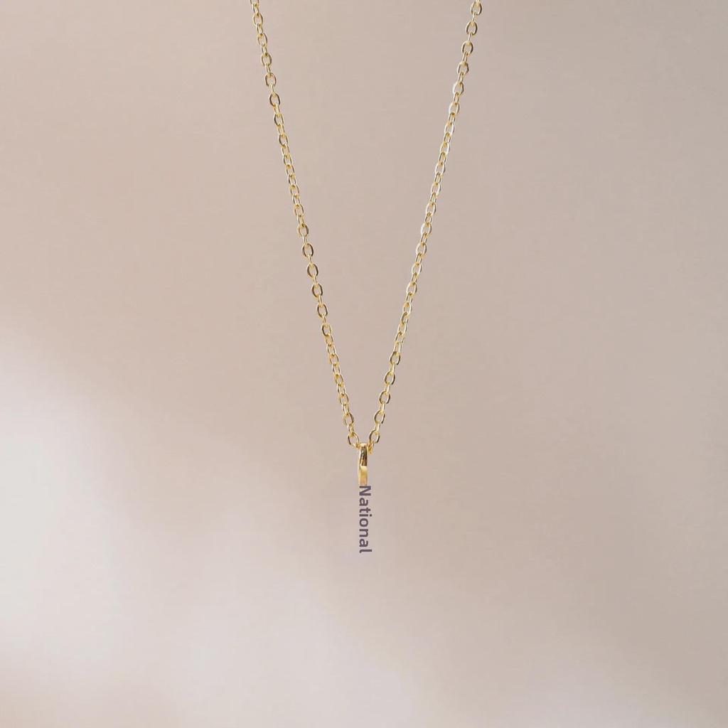 Ожерелье с подвеской «Камень декабря»: Квадратный дизайн и дизайн в виде капли воды с цепочкой из 18-каратной позолоченной меди.