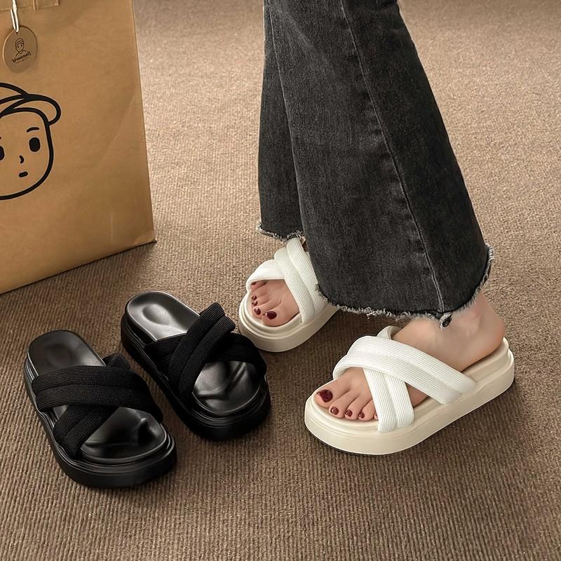 Тапочки на толстой подошве для женщин, летняя верхняя одежда 2024 года, новые универсальные сандалии с застежкой-молнией, римские сандалии