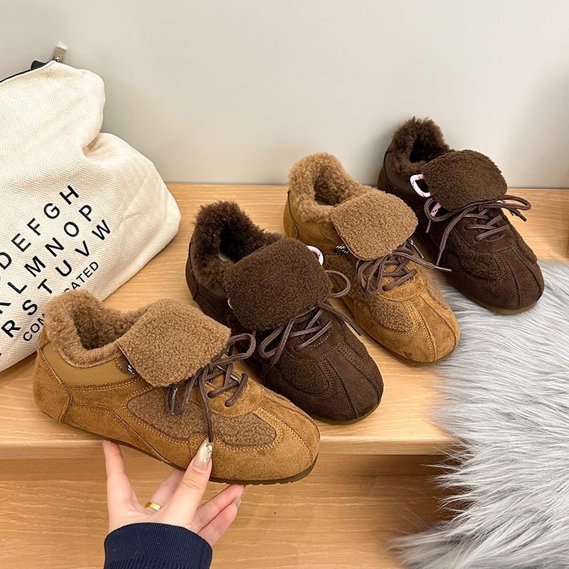 Ретро велюровые немецкие тренировочные туфли на плоской подошве с мягкой подошвой для женской зимы 2025 года, новые пушистые туфли с внутренней платформой, универсальные теплые хлопковые туфли