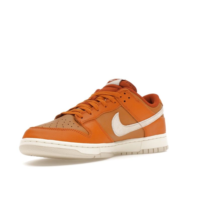 Nike Кроссовки унисекс Dunk Low SE Monarch оранжево-льняные темно-коричневые HJ9121-815
