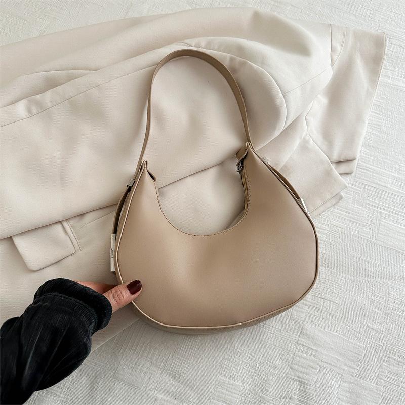 Niche Design Small Bag Women's Bag New Fashionable Solid Color Autumn and Winter One-shoulder Armpit Bag High-value Crescent Bag