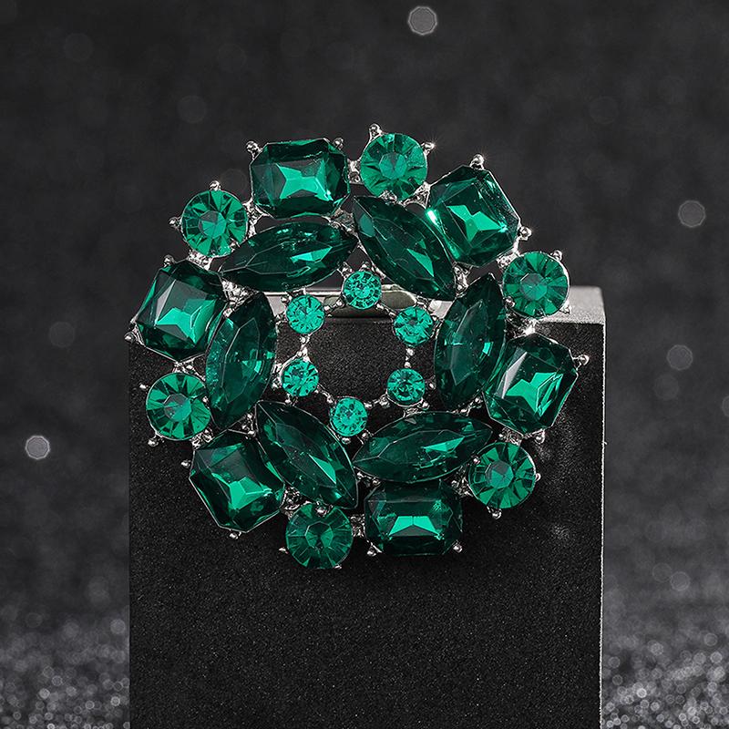 Temperament  Flower Brooches For Women Clothing Coat Jewelry Accessries