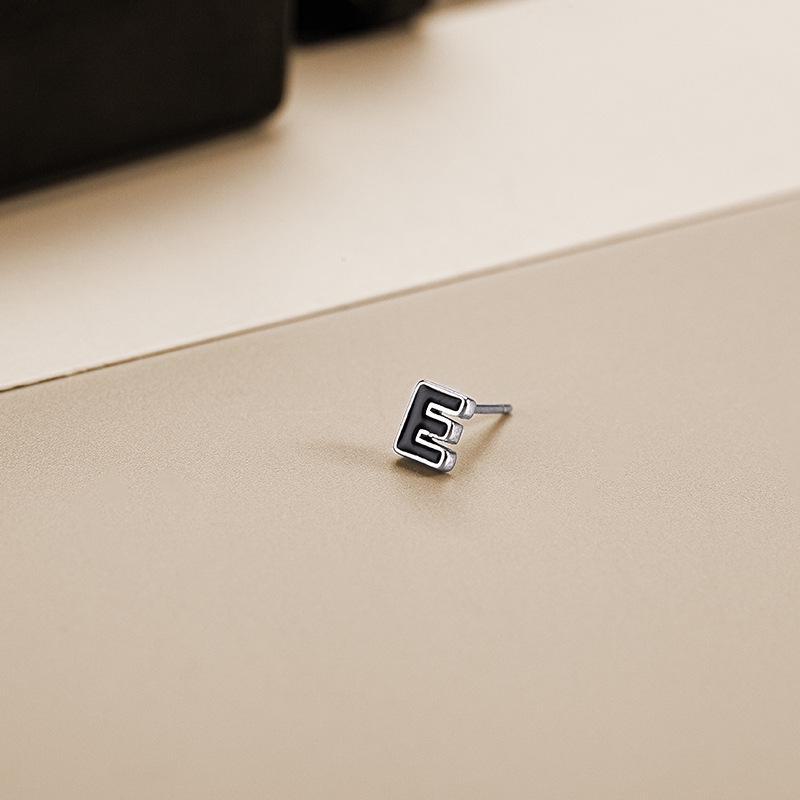 Серьги-алфавиты Banyan Tree S925 из серебра с черным клеем — модные, простые, унисекс, стильные, одиночные.