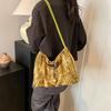 Trendy New Style Tote Bag For Women Spacious Summer Shoulder Bag In Multiple Colors