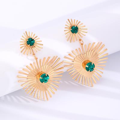 Зеленые серьги-капли из металла с инкрустацией стразами, женские преувеличенные серьги-подвески в виде подсолнуха и сердца, современный тренд, бижутерия, циркон