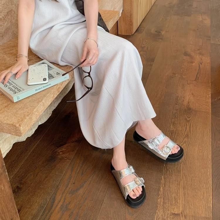 Grape mother, the same style, round head double buckle belt, lazy person, one pedal, thick bottom to increase the height of the beach, wearing Birkenc