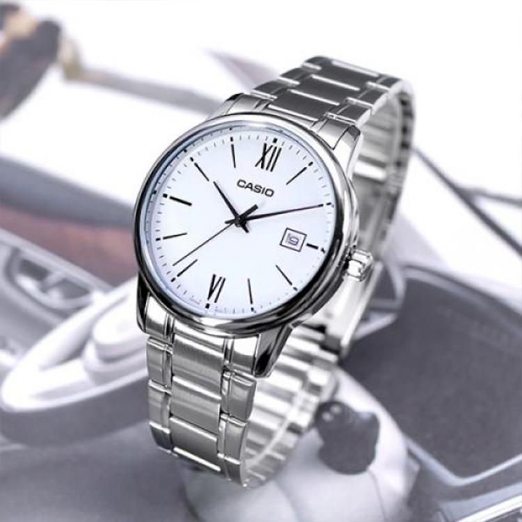 Casio Серия часов Простые Ретро Маленькие Круглые Часы Деловые Повседневные Модные Часы из Нержавеющей Стали Кварцевый Механизм Ремешок из Нержавеющей Стали MTP-V002D-7B3
