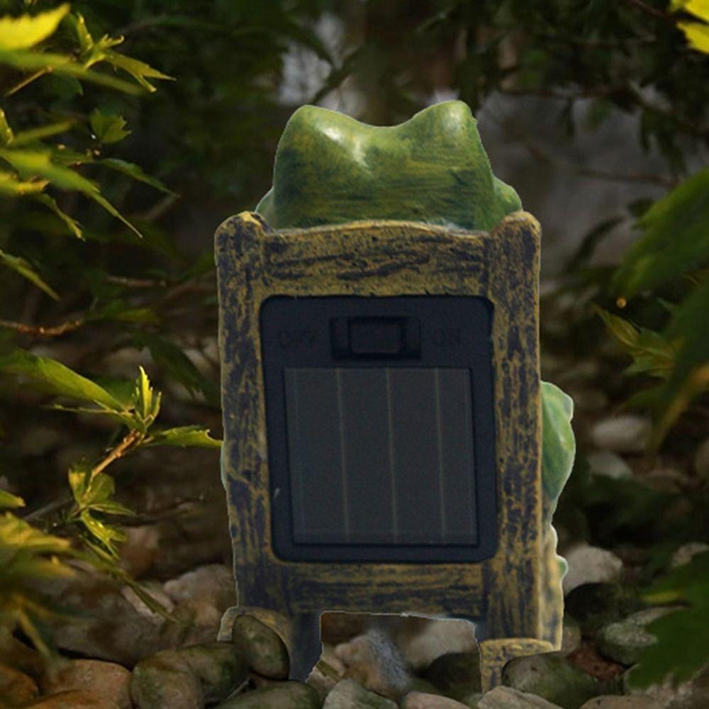 Creative Solar Powered Frog Night Light Waterproof Resin Frog Sculpture Patio Landscape