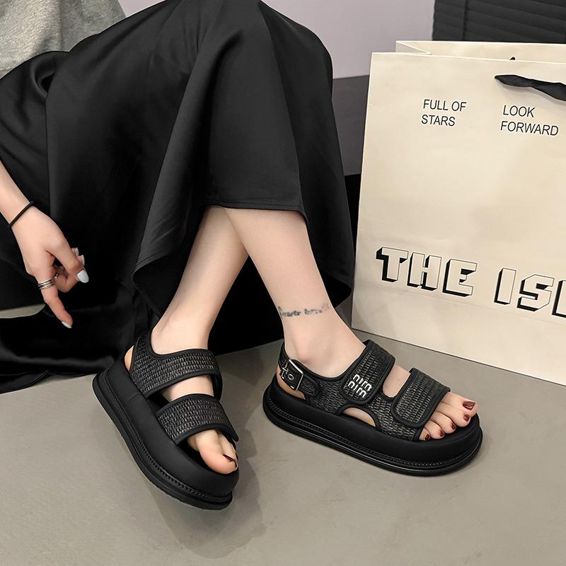Женские сандалии 2025 лето новые высококлассные на толстой подошве на липучке повседневные универсальные для улицы с юбкой пляжные сандалии