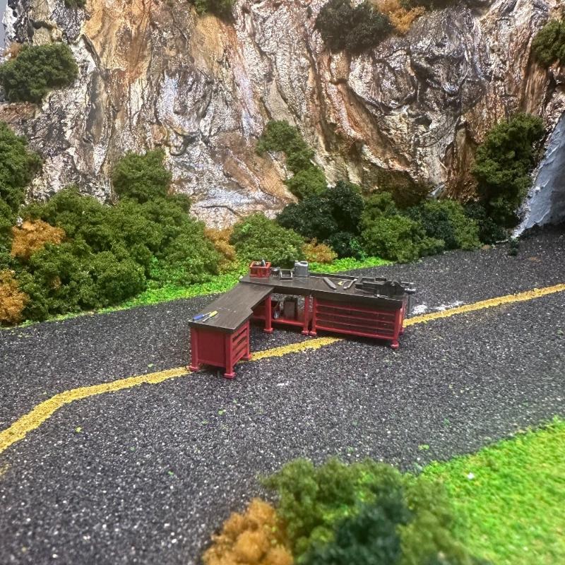 1/64 DIY Модель верстака для ремонта автомобилей Сцена гаража Мастерская Дисплейный реквизит Песочный стол Сценические украшения Коллекция Подарки