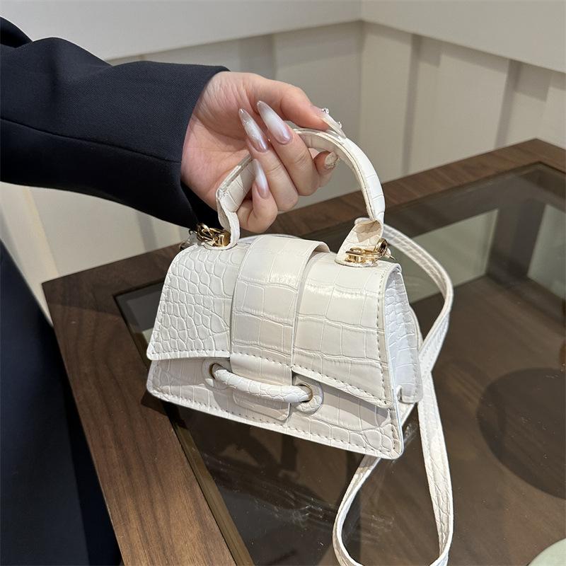 Маленькая свежая иностранная сумка в иностранном стиле, женская весенняя текстура, одно плечо, маленькая квадратная сумка через плечо