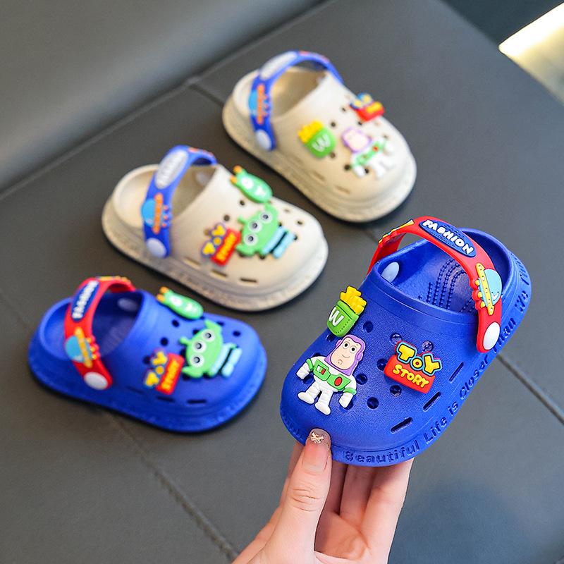 Kids' Cartoon Astronaut Closed-Toe Summer Sandals – Non-Slip, Soft Sole Clogs for Boys & Girls