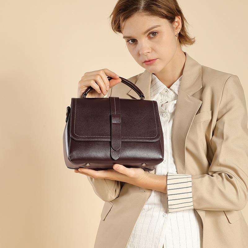 Fashionable First Layer Cowhide Vegetable Tanned Leather Hand Bill Shoulder Crossbody Bag for Women with Large Capacity