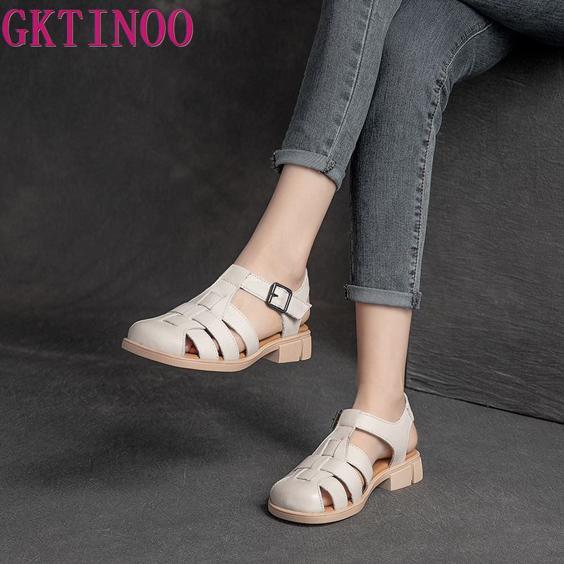 Модные сандалии GKTINOO Женские с закрытым носком Носить 2025 Лето Новые Пряжка Женские Римские туфли Повседневные Толстый каблук Женские сандалии