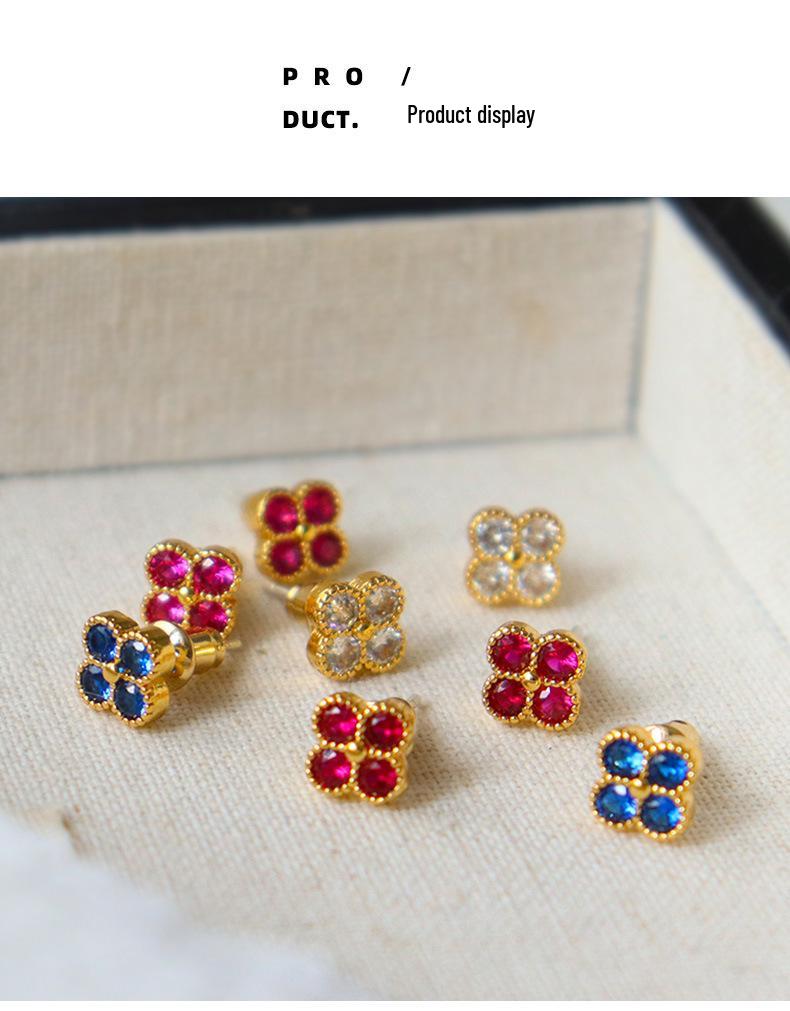 Элегантные серьги-клевер из цветного циркона – Роскошный миниатюрный дизайн для универсальной носки