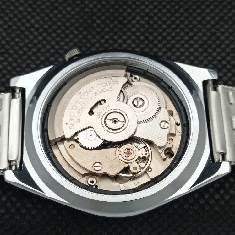 ВОССТАНОВЛЕННЫЕ ВИНТАЖНЫЕ SEIKO 5 AUTO 7009A ЯПОНИЯ МУЖСКИЕ D/D КРАСНЫЕ ЧАСЫ 610b-a318050-9 SKU610b-a318050