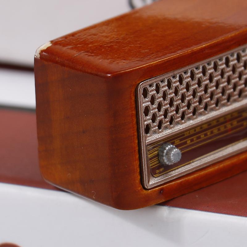 1: 12 Dollhouse Home Accessories Pocket Simulation Mini Retro Radio