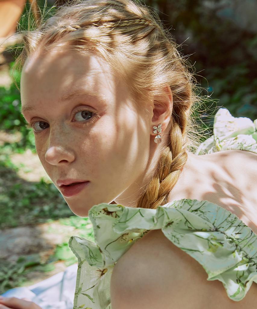 Iris Petit Foret - Серьги 'Лепесток-слеза' - Белое золото