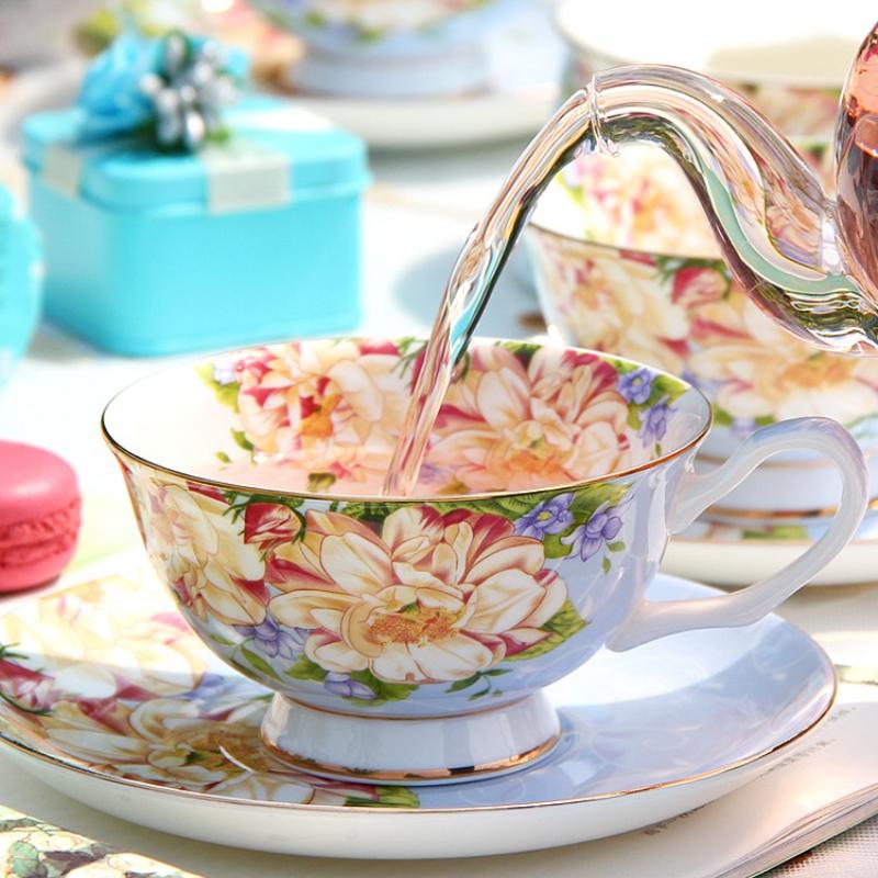 Цветочные кофейные чашки и блюдца с ложкой, 170 мл, фарфоровая чашка с золотой отделкой для капучино, латте, чайные чашки из костяного фарфора для вечеринки, послеобеденного чая