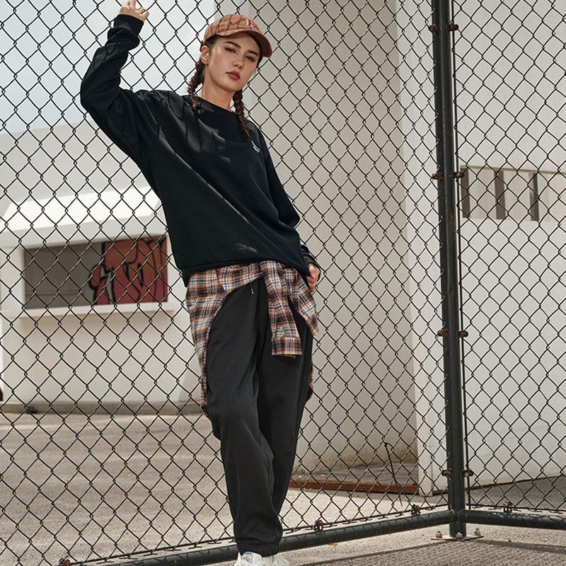 Reebok Толстовки Унисекс Черные С Круглым Вырезом Умеренные Обычные 23RMF303UGH0