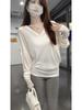 Korean V-Neck White Long Sleeve T-Shirt for Women – Autumn/Winter Relaxed Fit Base Layer with Cinched Waist