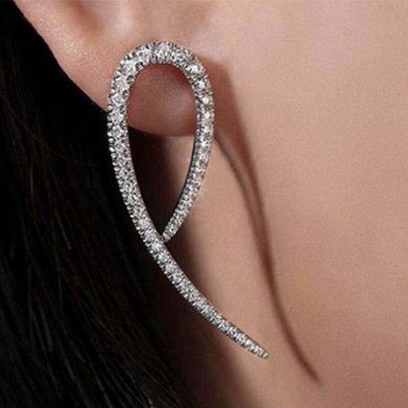 Huitan Fashion Геометрические женские серьги серебряного цвета с белым кубическим цирконием Современные женские аксессуары для ушей Модные ювелирные изделия