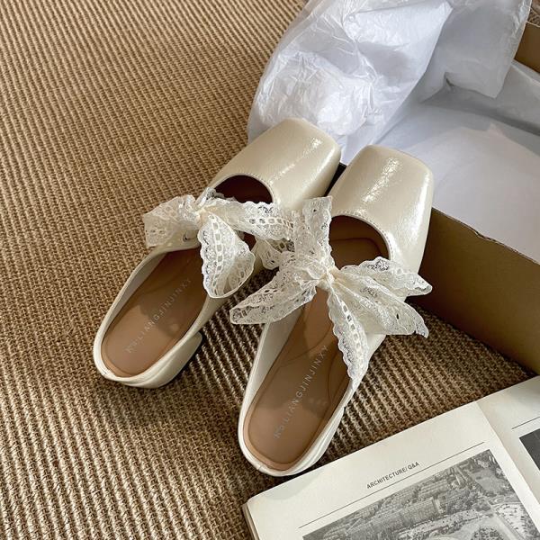 Fashion Shoes Women Slippers Casual Slides Cover Toe Pantofle Square Heel Soft Luxury Flat 2025 Block Retro Shoes Women Slippers Casua