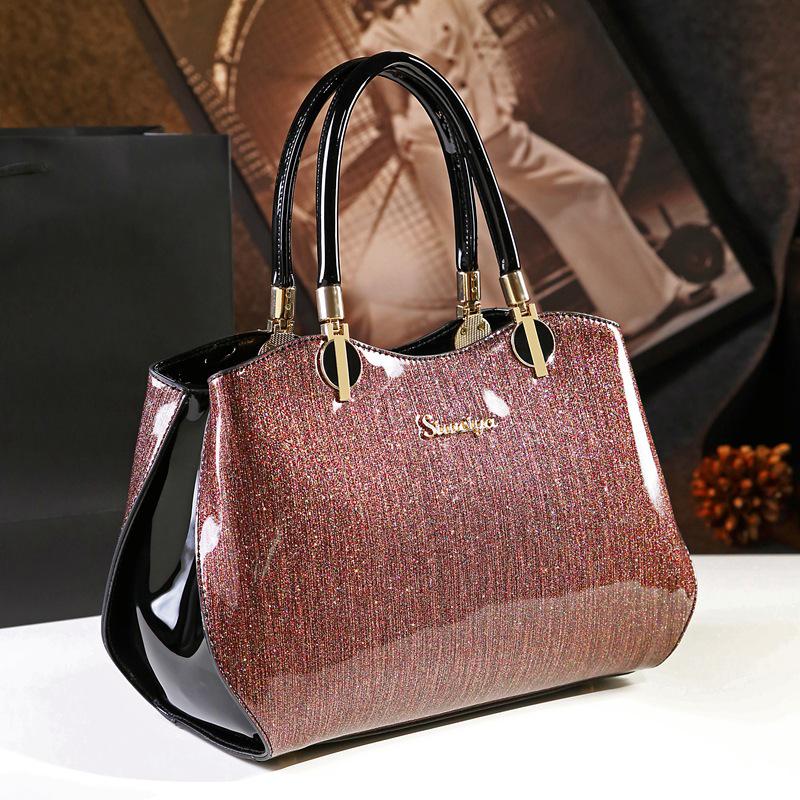 2024 Genuine Leather Stylish Handbags for Middle-Aged Women: Large Shoulder and Messenger Bags