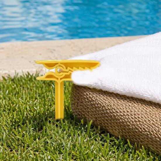 4Pcs Beach Towel Fixing Clip Stake, Windproof Outdoor Picnic Blanket Sand Spikes, Portable Blanket Holder Picnic Mat Clamps