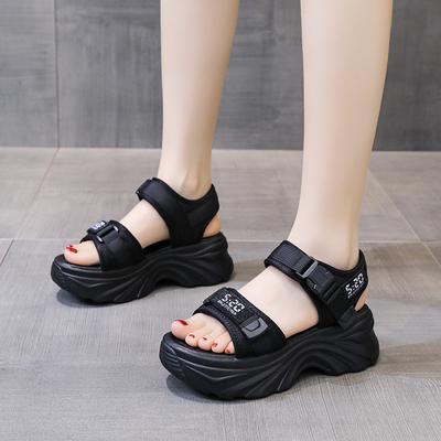 Повседневные спортивные сандалии женские на платформе Muffin 2024 новые летние туфли с небольшим увеличением высоты повседневные туфли для папы для путешествий