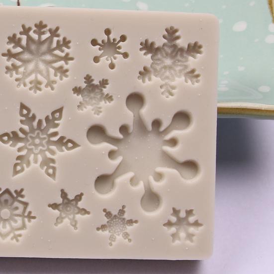 Christmas Snowflake Shape Cake Mold Silicone Party DIY Fondant Candy Baking Tool