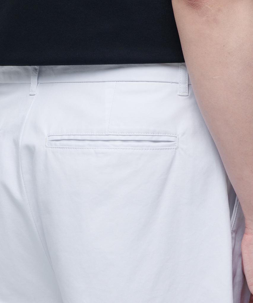 MUSINSA STANDARD Cotton Wide Bermuda Shorts [White]