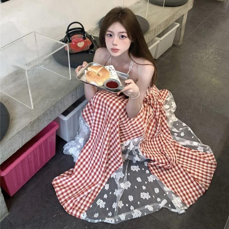 French retro red plaid tube top dress women's spring and summer new seaside vacation style lace splicing long skirt