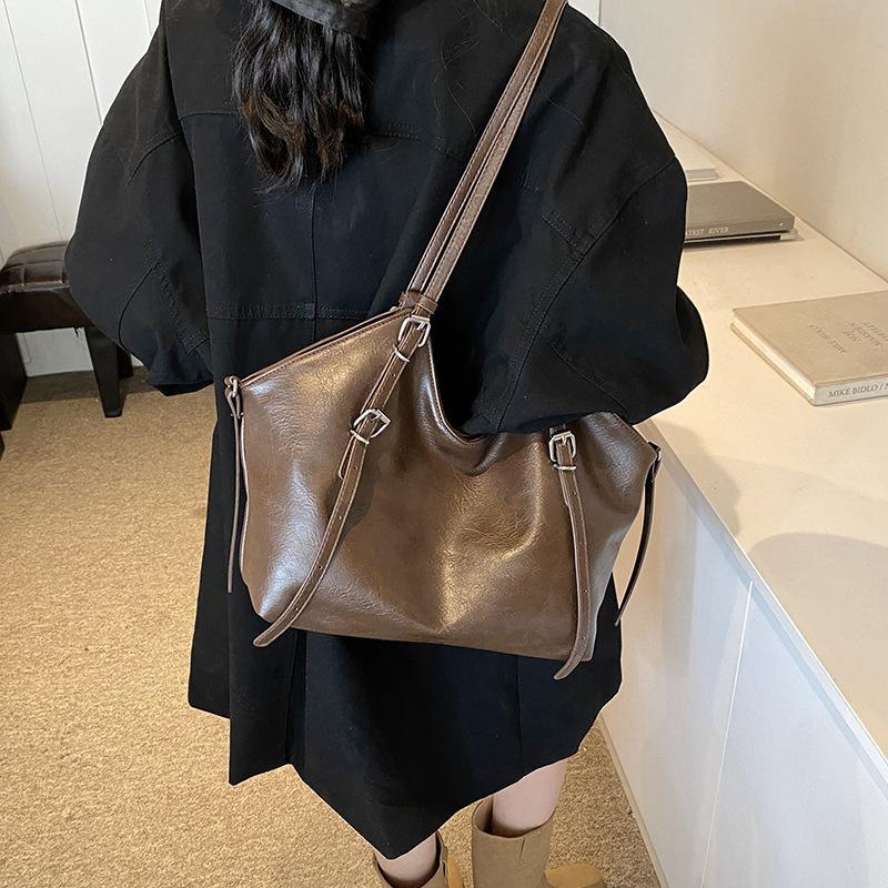 Женская сумка 2025 новая трендовая ретро сумка-тоут для работы, сумка через плечо большой вместимости, сумка подмышку с высоким чувством стиля