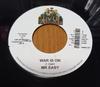 7-дюймовая запись MR. EASY / FRISCO KID - Война началась / Давно НИКАК Liv Up Records 2008 Ямайка Регги, Ска и Даб Б/у