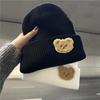 Милая шерстяная шапка с медвежонком, женская новая осенне-зимняя теплая шапка от холода, защита ушей, универсальная вязаная шапка, тренд
