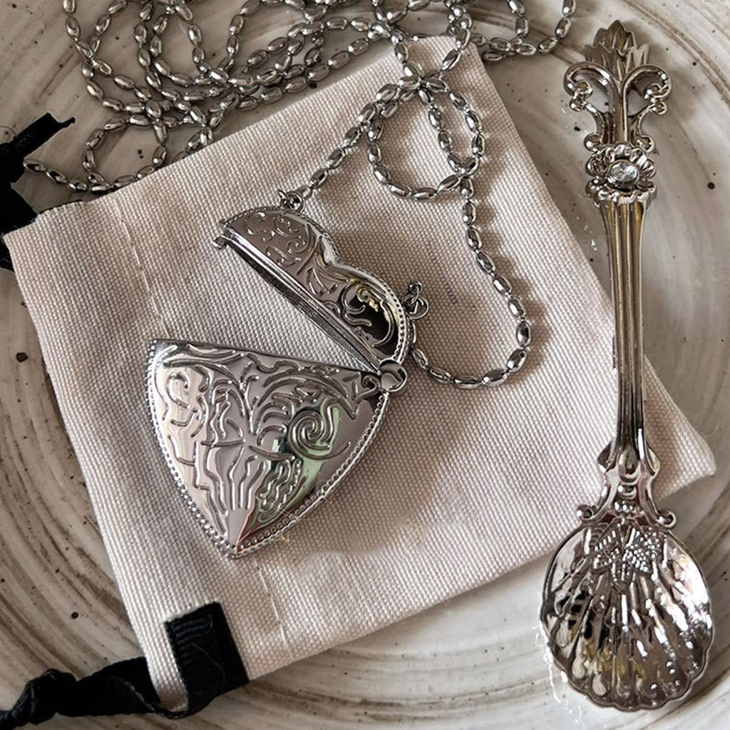 Длинная цепочка Сердце Сумка-кроссбоди Ожерелье Уникальные тисненые цветы Цепочка на шею Регулируемая длина Банкетный чокер Ювелирные изделия